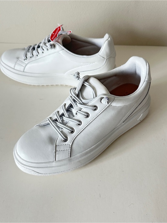 Blondo Shoes - NEW Blondo Goose Waterproof White Low-Top Leather Women's Sneakers, Sz 7.5M